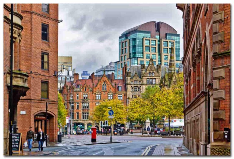 What Is A Good Salary in Manchester, UK?