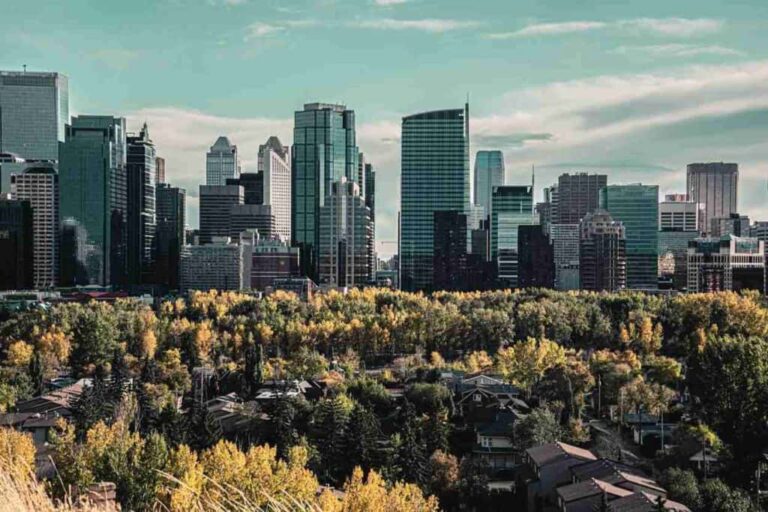 What Is A Good Salary in Calgary, Alberta?