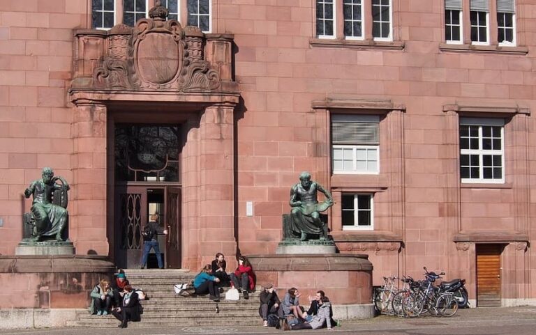 Difference Between University and Fachhochschule in Germany