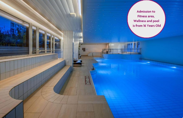 Crowne Plaza Zurich indoor swimming pool