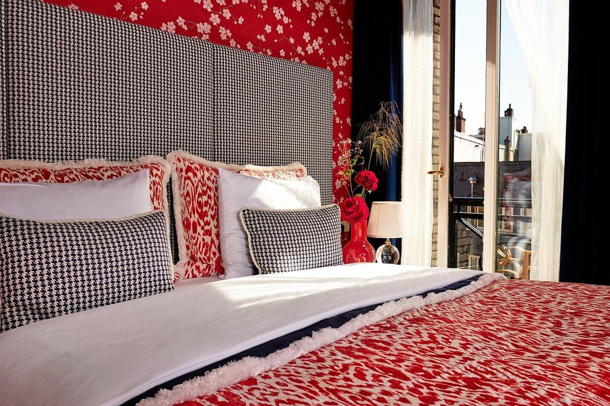 Deluxe room at Hotel Estherea