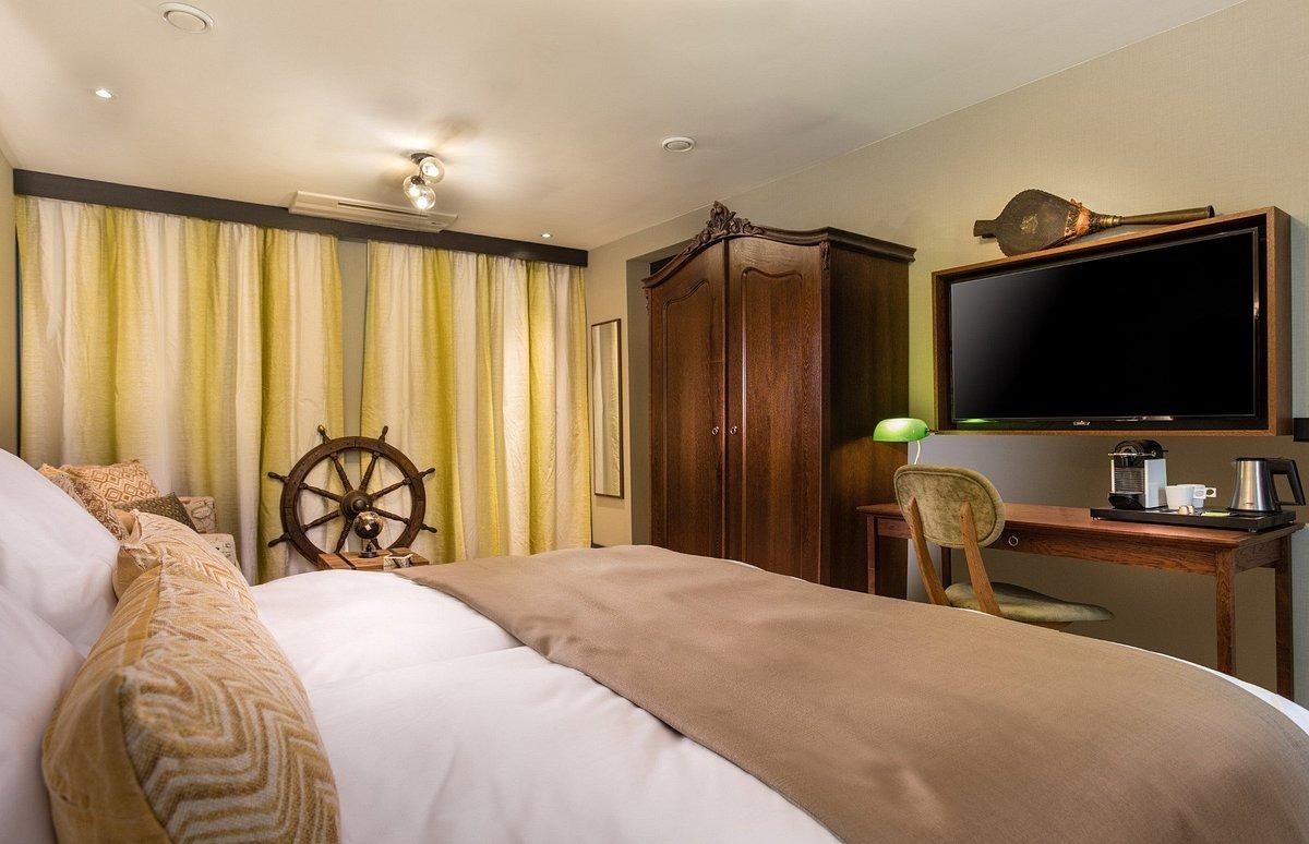 Double room at The Hendrick’s Hotel