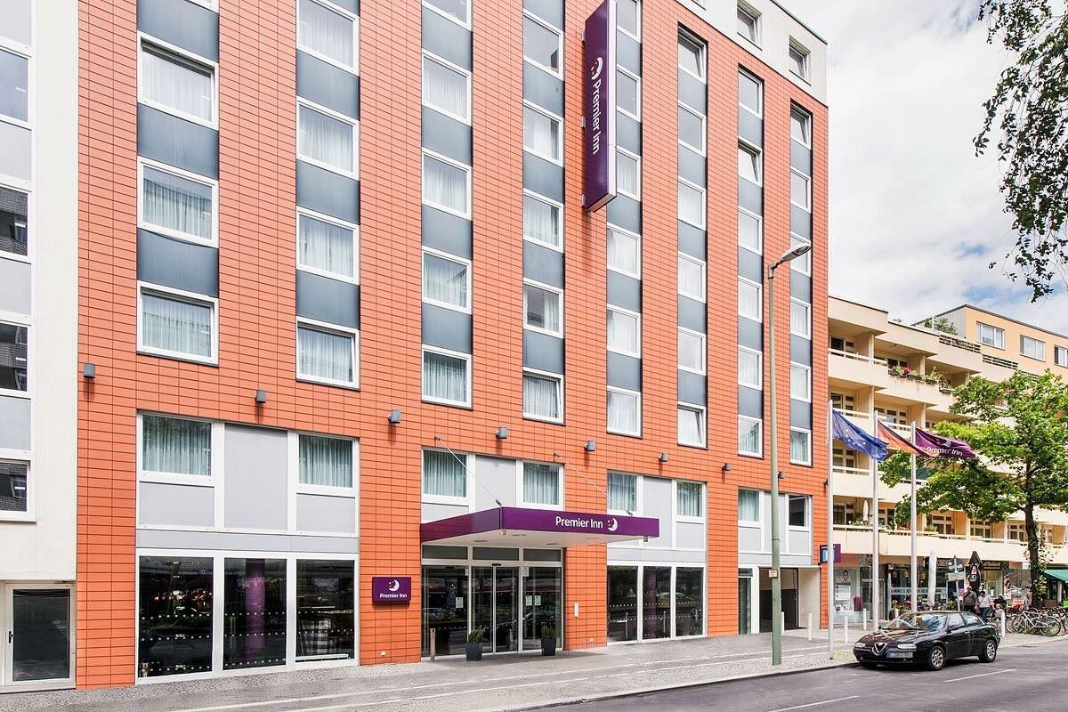 Front facade of Premier Inn Berlin City Wilmersdorf
